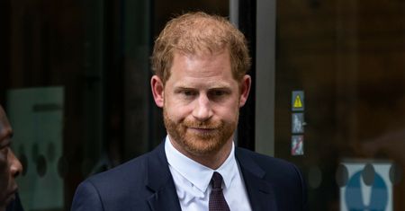 Książę Harry chce wrócić do pałacu. Meghan "z nim nie pojedzie"