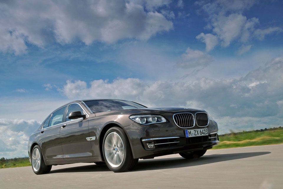 BMW serii 7 na rok 2013 - megagaleria niemieckiego okrętu flagowego 57