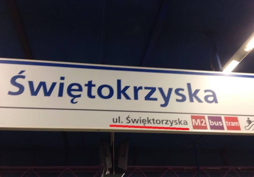 "Święktorzyska". Nowe tablice w metrze z błędem!
