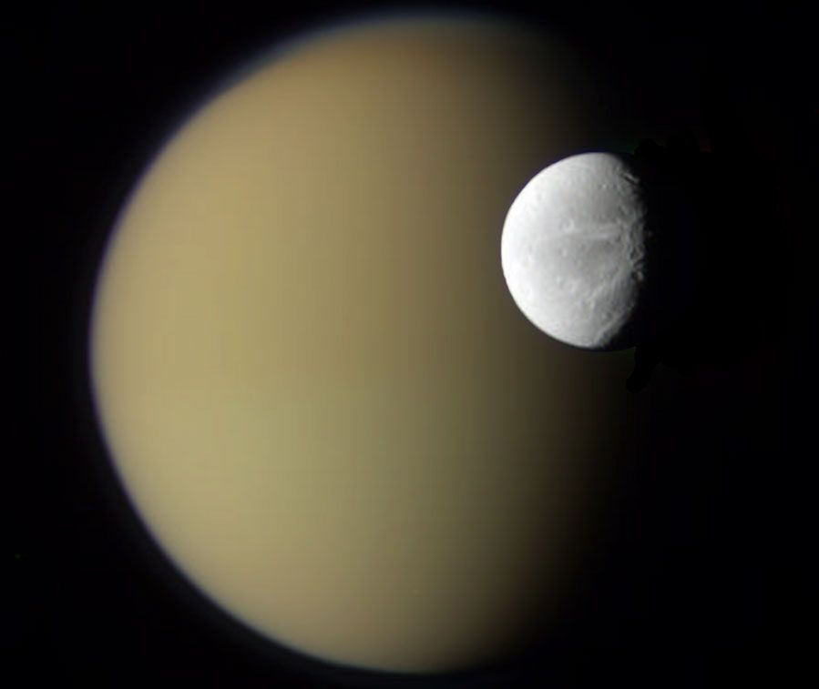 Cassini, Saturn, księżyc, satelita, teoria spiskowa