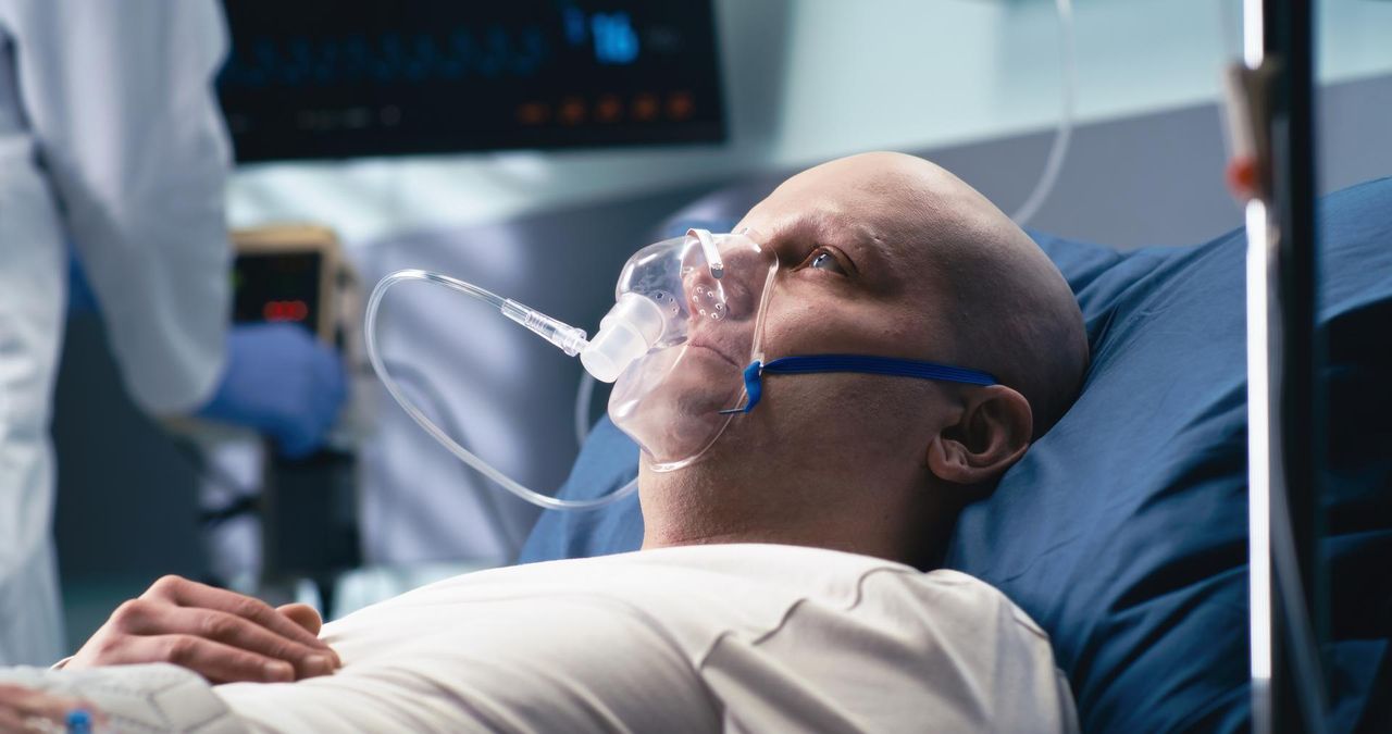 Wysyp nowotworów. Lekarz wskazuje najbardziej alarmujący objaw raka