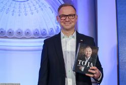 Książka Dudy w Biedronce. "Chyba coś kiepsko idzie sprzedaż"