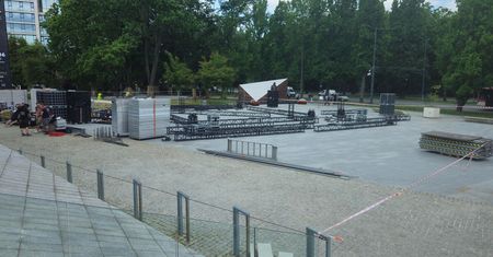 Co się będzie działo przed CSK? Montują scenę na pl. Teatralnym