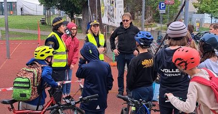 Pierwsza samodzielna jazda? Poznań uczy dzieci, jak robić to bezpiecznie