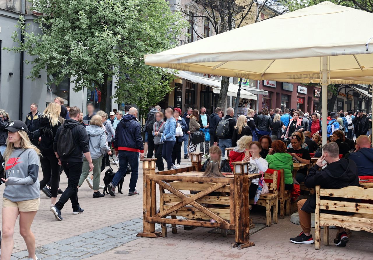 Stawka 70 zł za godzinę. "A i tak nie stawiają się do pracy"