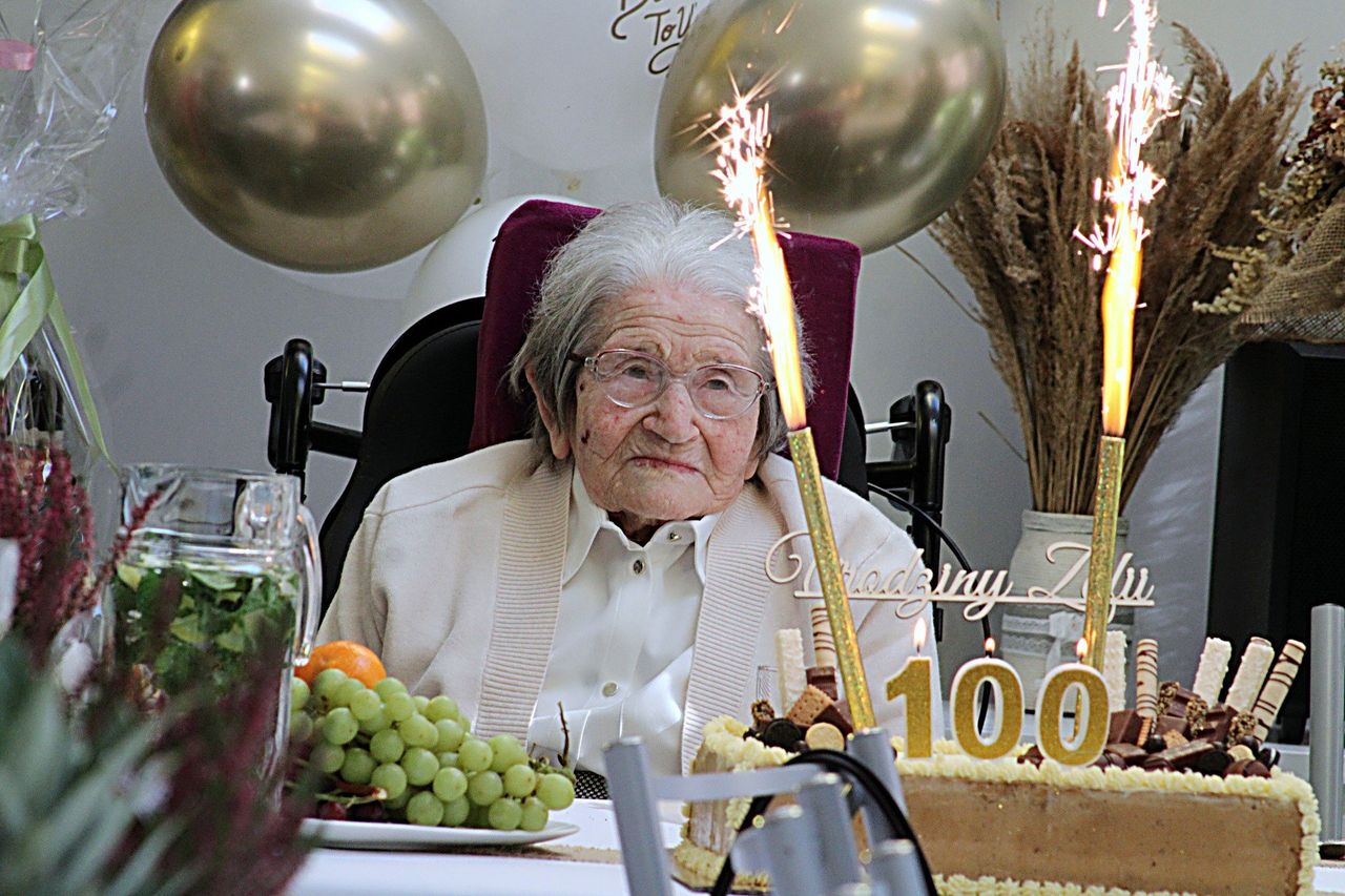 Gorlice: Wzruszająca uroczystość w DPS - Pani Zofia Młezywa świętuje swoje setne urodziny w gronie bliskich i przyjació�ł
