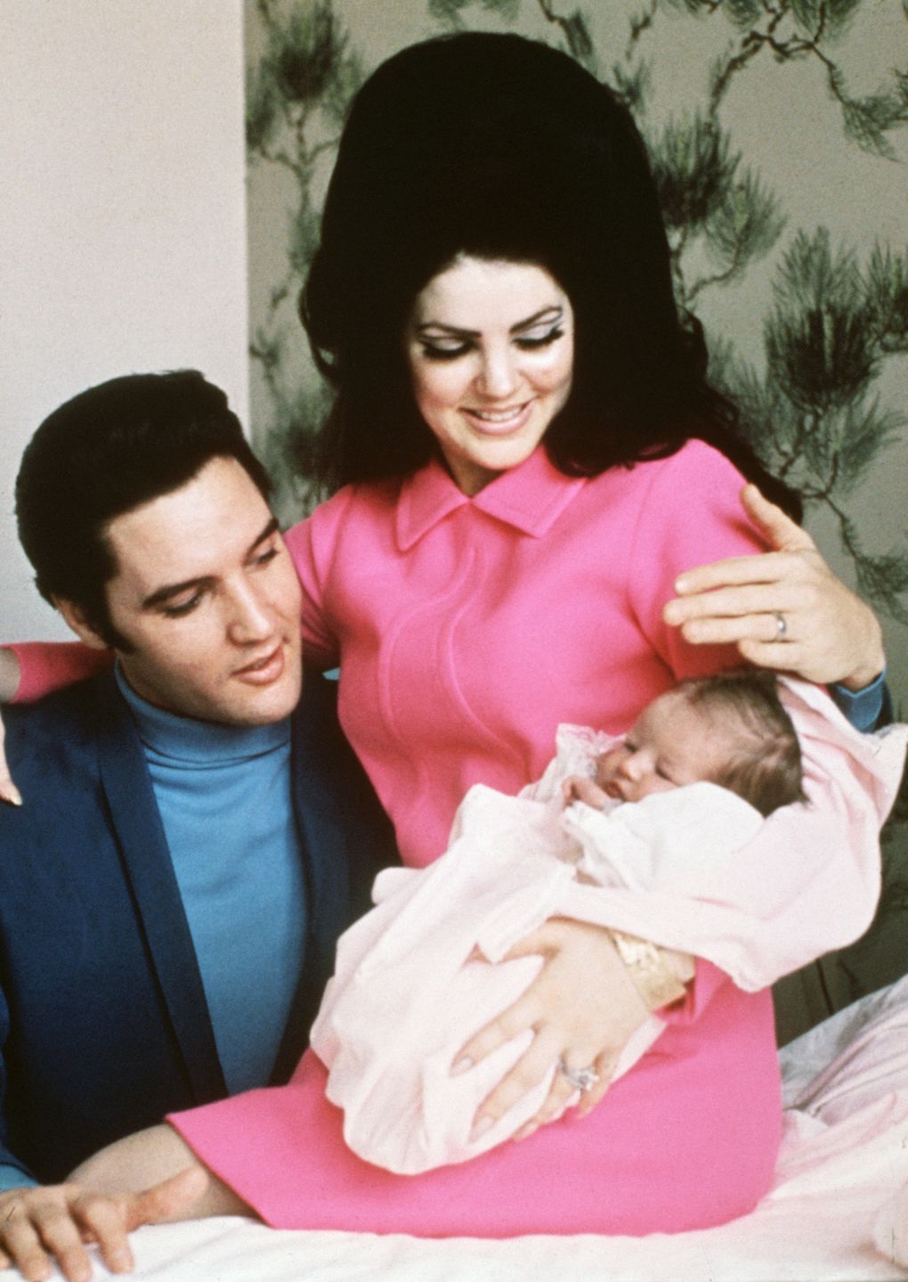 mała Lisa Marie Presley z rodzicami