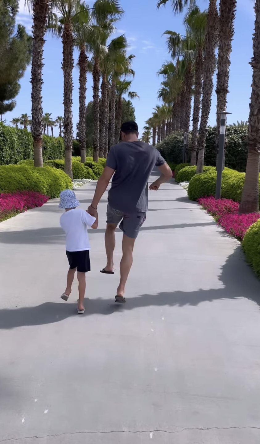 Paulina Krupińska pokazała zdjęcia Sebastiana Karpiela-Bułecki z prywatnego archiwum