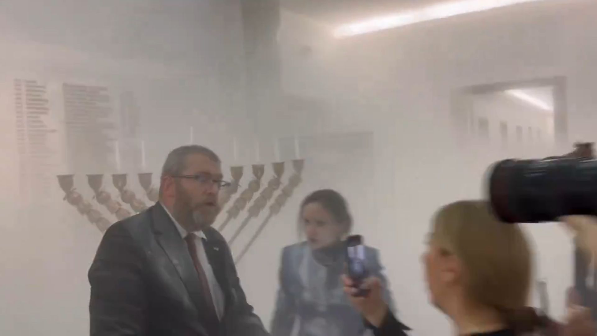 Skandal w Sejmie. Grzegorz Braun użył gaśnicy