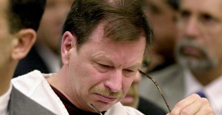 Jego celem były prostytutki i autostopowiczki w USA. Mordował przez 19 lat