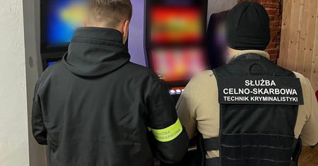 Skoordynowana akcja na Podkarpaciu i Lubelszczyźnie. Automaty, broń i narkotyki