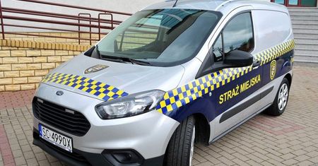 Świdnica. Strażnicy miejscy uratowali 27-latka przed zamarznięciem. Był pijany