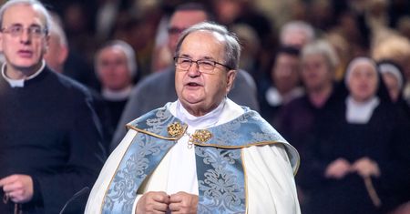 Rydzyk zwołuje wiernych do Torunia. "Światu grozi globalna wojna"
