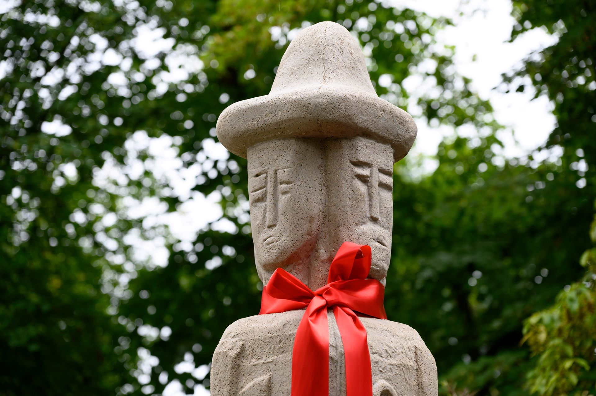 W co wierzył Mieszko I przed chrztem? "Oddawał cześć bóstwom pogańskim"