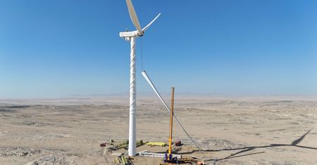 Nowa era energetyki w Afryce. Budują farmę w Namibii bez użycia dźwigu