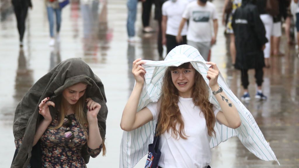 W czwartek zagrzmi i popada