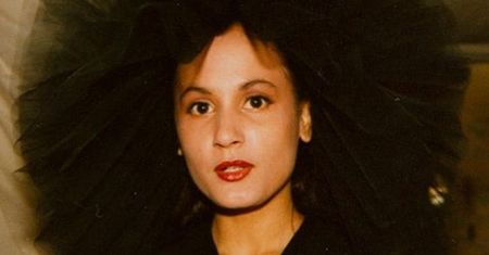 50-letnia Brytyjka nie uśmiecha się od 40 lat, aby uniknąć ZMARSZCZEK. Opłaciło się? (ZDJĘCIA)