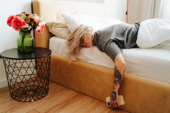 "Nocny rozwód" ratuje związki. Nowy trend wśród par