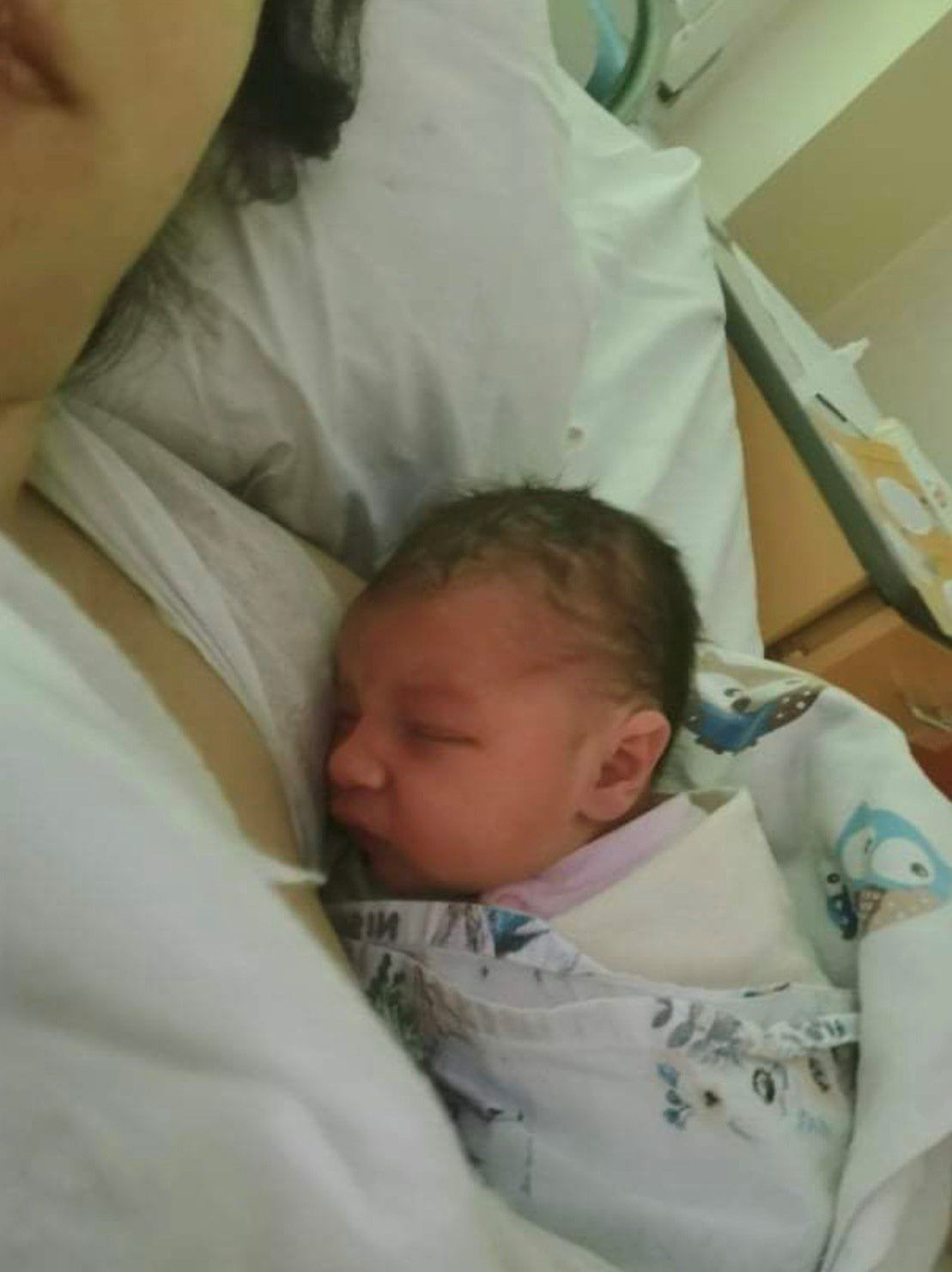 Dominika przesłała rodzinie zdjęcie z synkiem po porodzie 