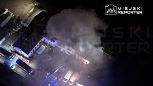 Czosnów: Nocny pożar hali. W akcji siedem zastępów straży pożarnej