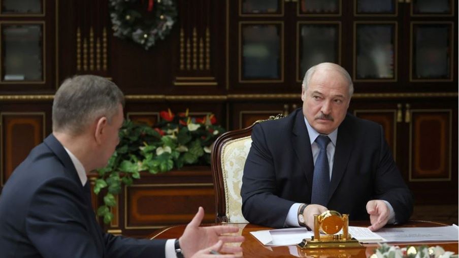 Alaksandr Łukaszenka nazwał nałożone na jego kraj sankcje "bandyckimi"