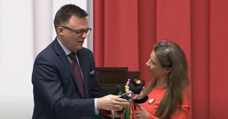 Przyszła do Hołowni. Pojawiły się krzyki z sali. "Kto to powiedział?"