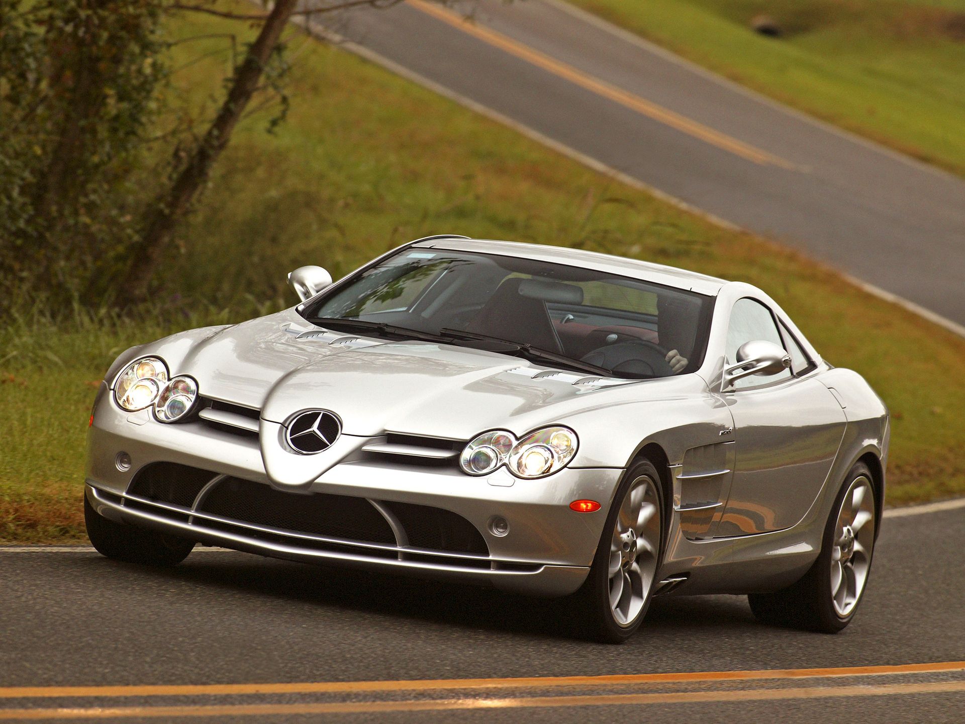 Pokolenie wcześniej: Mercedes-Benz SLR McLaren 61
