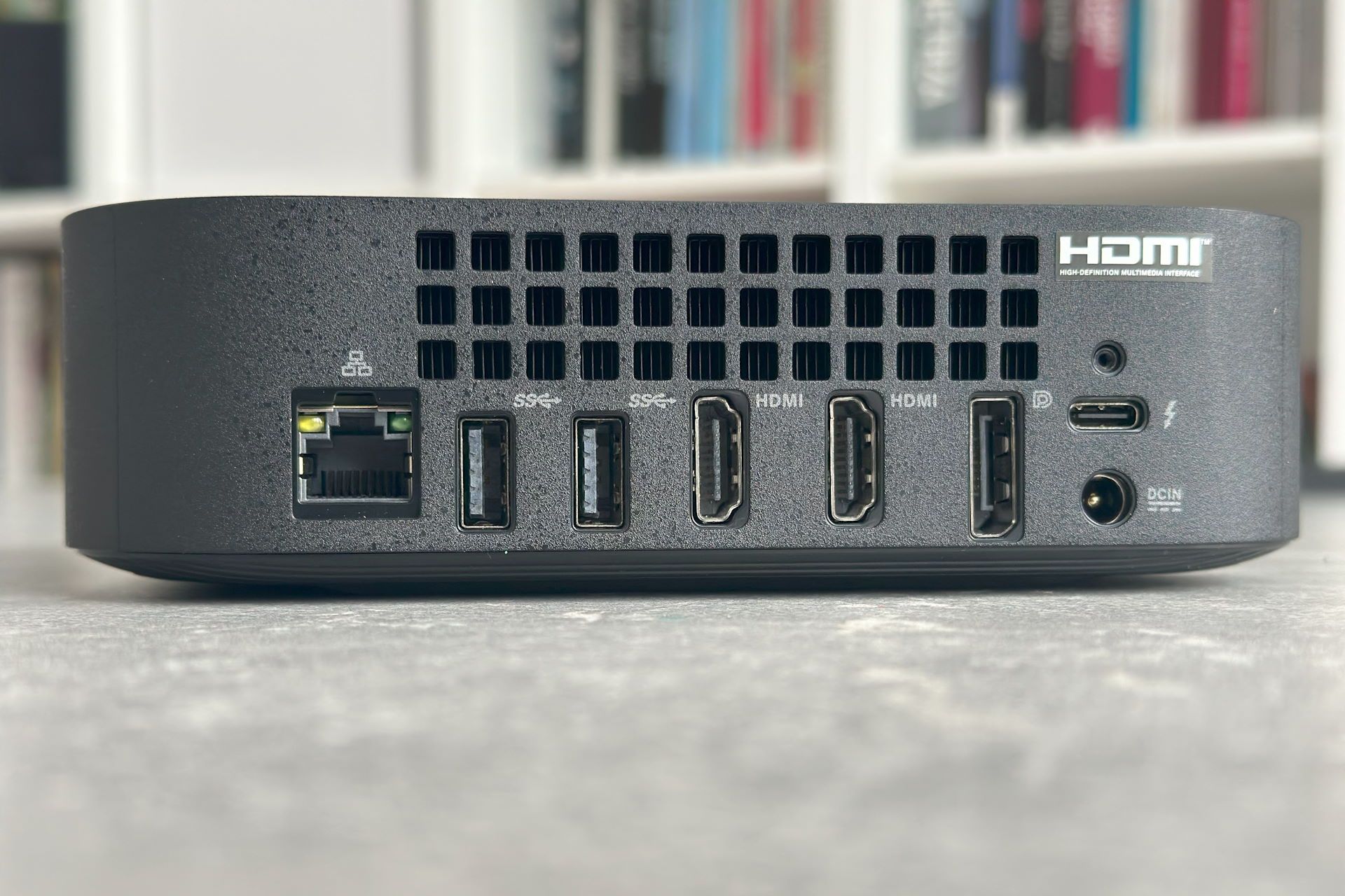 ASUS Chromebox 5 - złacza z tyłu