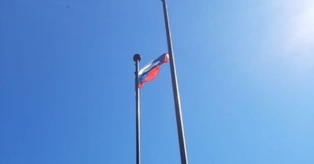 W Katyniu ściągnięto polską flagę. Powodem "antyrosyjskie wypowiedzi polskich polityków"