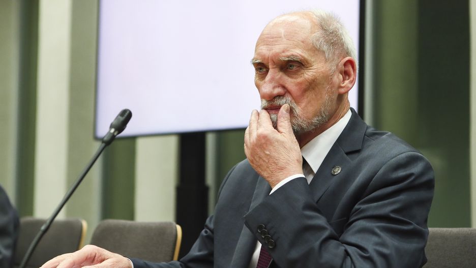Komisja sejmowa o raporcie ws. katastrofy smolenskiej
25.10.2022 Warszawa. Posiedzenie sejmowej Komisji Obrony Narodowej poswiecone sprawozdaniu podkomisji Antoniego Macierewicza i informacji Prokuratora Generalnego o stanie 
sledztwa ws. katastrofy smolenskiej. n/z Antoni Macierewicz,Image: 733149941, License: Rights-managed, Restrictions: , Model Release: no, Credit line: Jacek Szydlowski / Forum
Jacek Szydlowski / Forum
Antoni Macierewicz, eksperci smolenscy, Katastrofa smolenska, klamstwa, komisja, komisja obrony narodowej, Macierewicza, Podkomisji, politycy, posiedzenie, poslowie, Raport, sprawozdanie, wyjasnienia