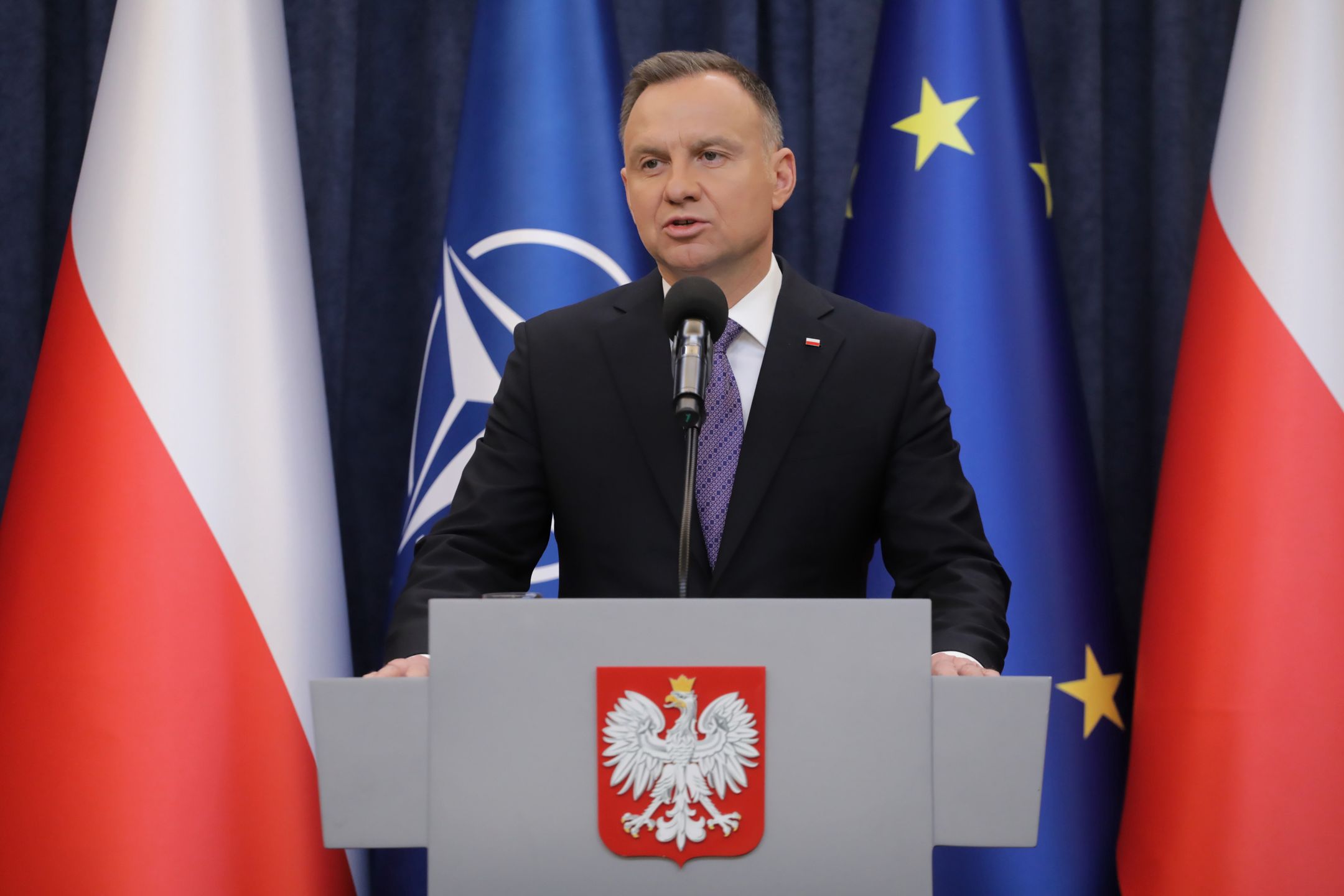 Warszawa, 02.06.2023. Prezydent Andrzej Duda podczas oświadczenia dot. państwowej komisji ds. badania wpływów rosyjskich na bezpieczeństwo wewnętrzne RP w latach 2007-2022, 2 bm. w Pałacu Prezydenckim w Warszawie. (jm) PAP/Albert Zawada