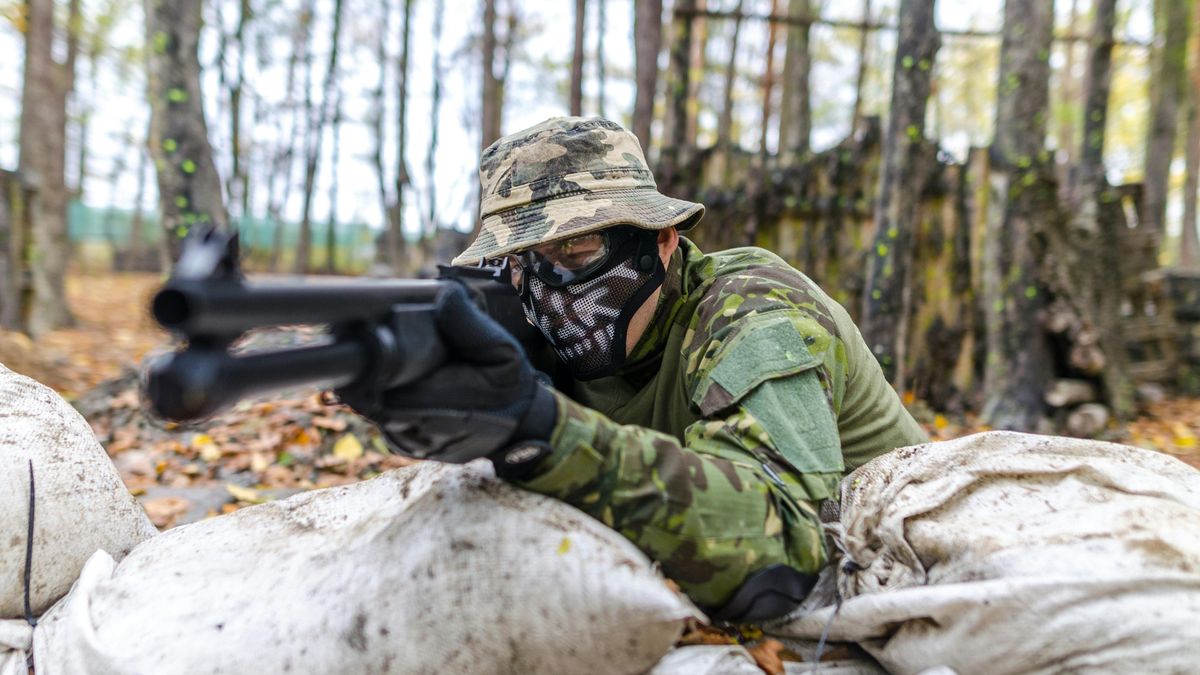 Kanibal i seryjny morderca trafili na linię frontu