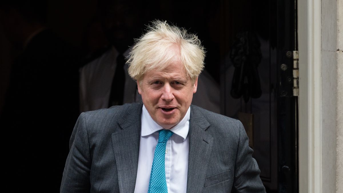 Koronawirus w Wielkiej Brytanii. Boris Johnson zmienia zasady funkcjonowania gastronomii.