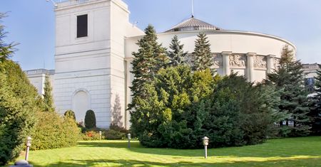 Poseł z list Kukiz'15 krytykuje sieć 5G. Wiedzę zaczerpnął z YouTube'a