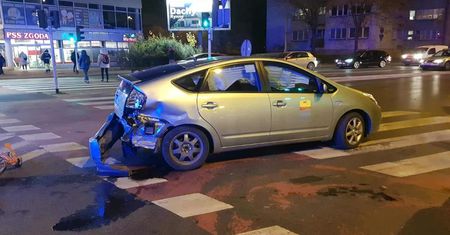 Wypadek na skrzyżowaniu al. Jachowicza i ul. Bielskiej. Jedna osoba trafiła do szpitala