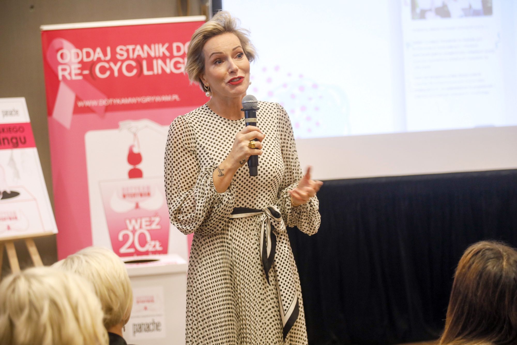 Paulina Smaszcz wbija szpilę Cichopek i Kurzajewskiemu w nowym  wpisie. Wspomniała o Marcinie Hakielu