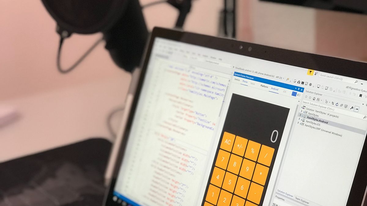 Microsoft Visual Studio 2019 już jest. SI wspomaga uzupełnianie kodu IntelliCode