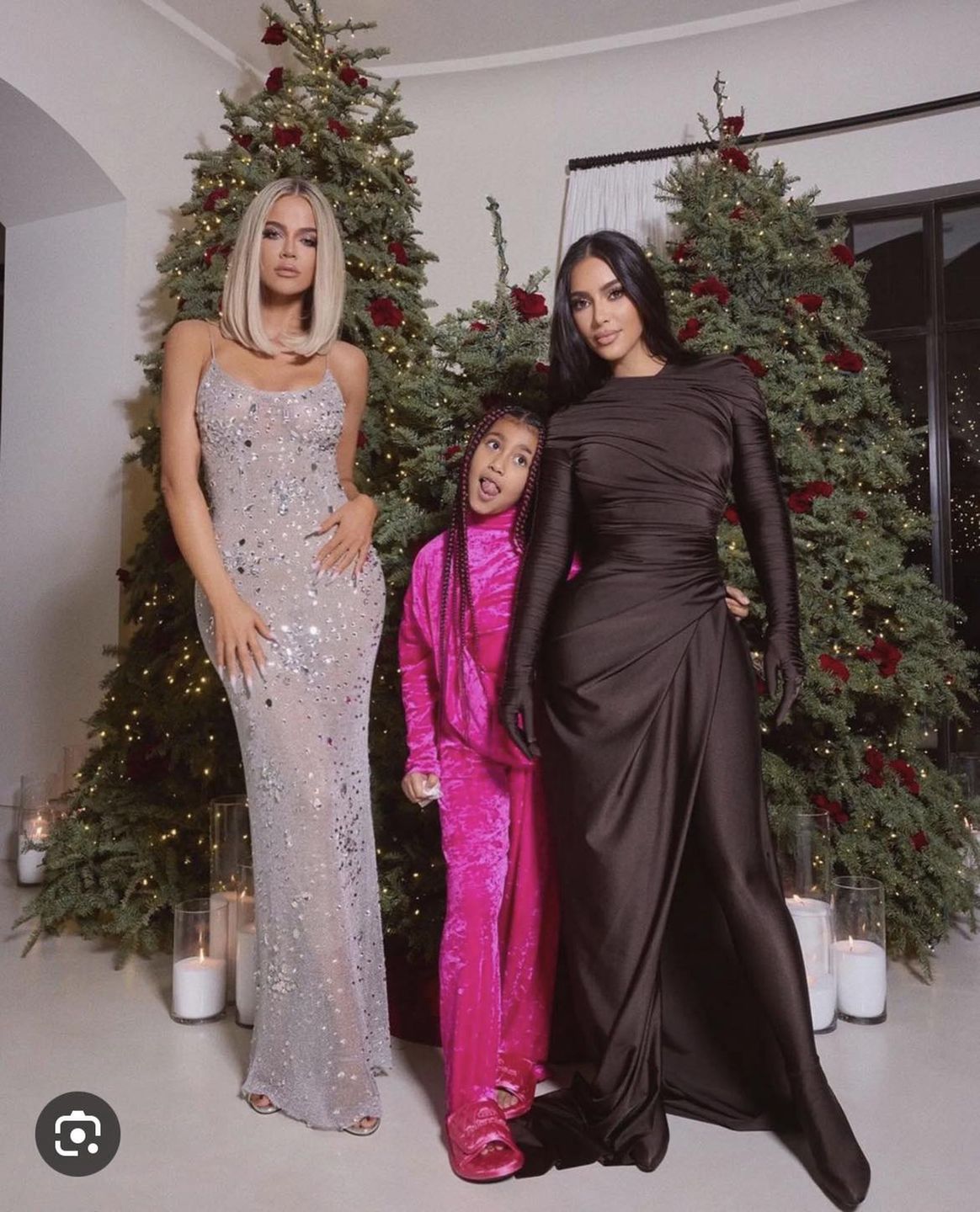 Kim Kardashian zrobiła sobie na święta ZIMOWY LAS w swojej posiadłości