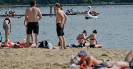 Bulwersująca sytuacja na plaży. Mężczyzna obnażał się w tłumie
