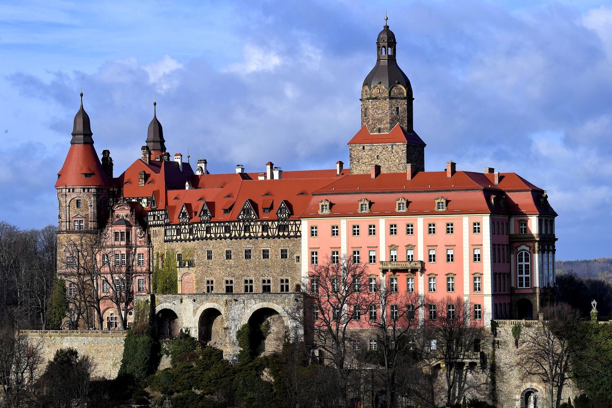 Turysta z Niemiec zaginął w okolicach zamku Książ