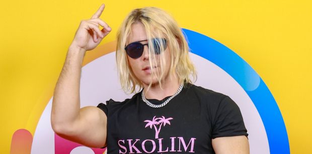 Skolim UDERZA w warszawskich raperów: "Mógłbym ich wszystkich KUPIĆ NARAZ"
