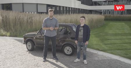 Test: Polski Fiat 126p vs. współczesny 20-latek, czyli bitwa na pasy i linki