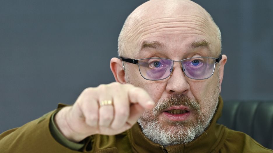 Kijów, Ukraina, 05.02.2023. Minister obrony Ukrainy Ołeksij Reznikow podczas konferencji prasowej w Kijowie, 5 bm. Trwa inwazja Rosji na Ukrainę. (amb) PAP/Viacheslav Ratynskyi