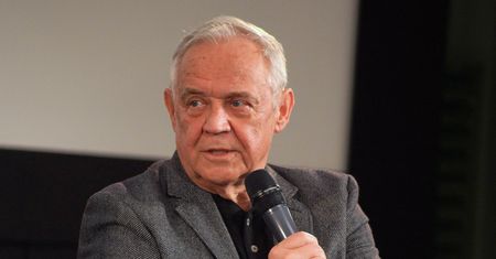 "Aktor cały czas we mnie tkwi". Marek Kondrat wraca i żartuje, że nie miał wyjścia