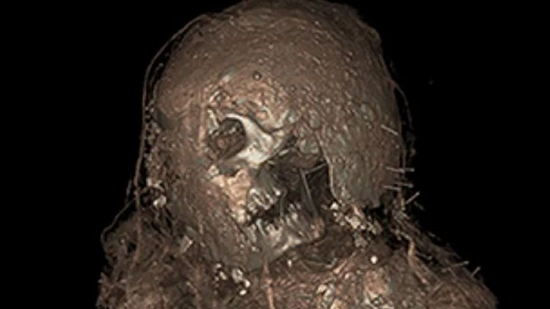 Mumia obleczona kokonem