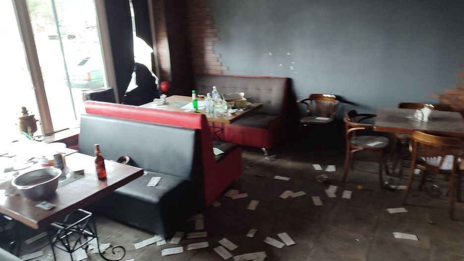 Dziennikarka pokazała splądrowany bar