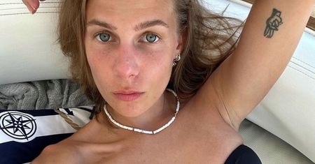 Wygrzewa się w Tajlandii. Zrezygnowała z minimalistycznego bikini