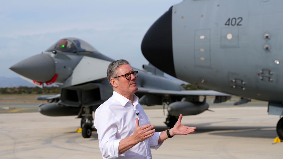 AKROTIRI, CYPRUS - DECEMBER 10: Britain's Prime Minister Keir Starmer speaks to soldiers at RAF Akrotiri on December 10, 2024 in Akrotiri, Cyprus. Prime Minister Starmer is traveling to the United Arab Emirates, the Kingdom of Saudi Arabia, and the Republic of Cyprus between December 8-10. (Photo by Kirsty Wigglesworth - WPA Pool/Getty Images)