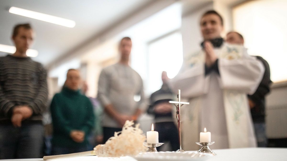 Polska Karol Porwich
Fot. Trip/East News, 19.01.2024. Wizyta koledowa ksiedza - zdjecie ilustracyjne.
Trip