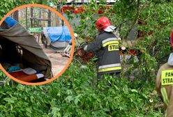 Ewakuacja harcerzy po nawałnicy. W pośpiechu trzeba było zwinąć pięć obozów